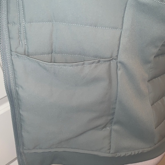 REEBOK BRAND NEW SIZE XS GETAWAY VEST - Picture 11 of 12